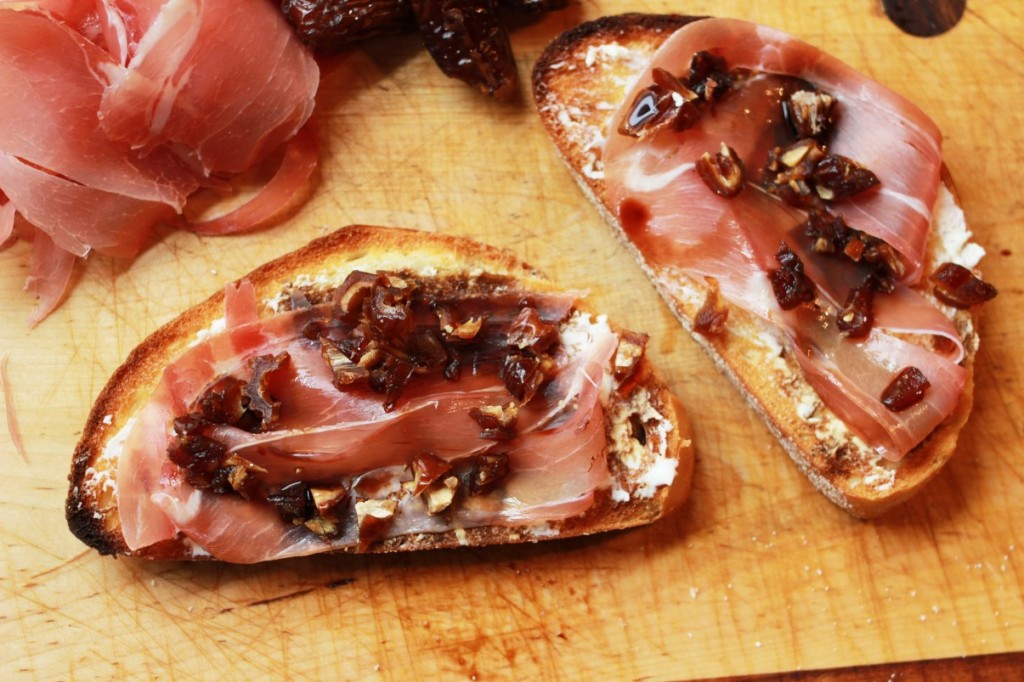 prosciutto date and goat cheese bruschetta with balsamic drizzle