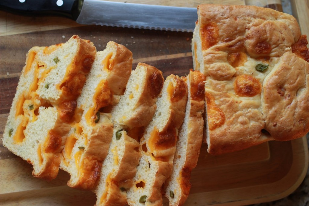 sliced_jalapeno_cheese_bread